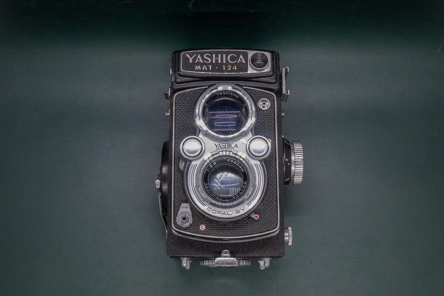 Yashica MAT 124