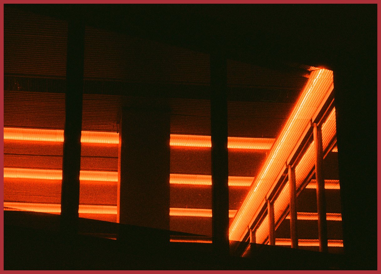 HARMAN Red 125 Redscale