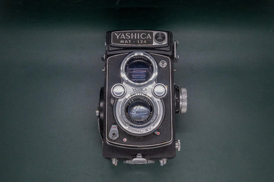 Yashica MAT 124
